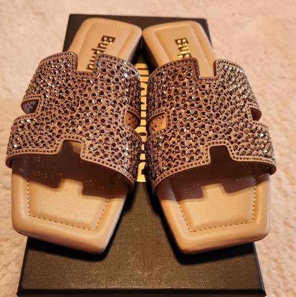 NEW Rhinestone Square Toe Flat Sandals - Picture 7 of 9